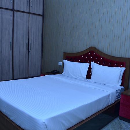 ניו דלהי Hotel Royal International מראה חיצוני תמונה