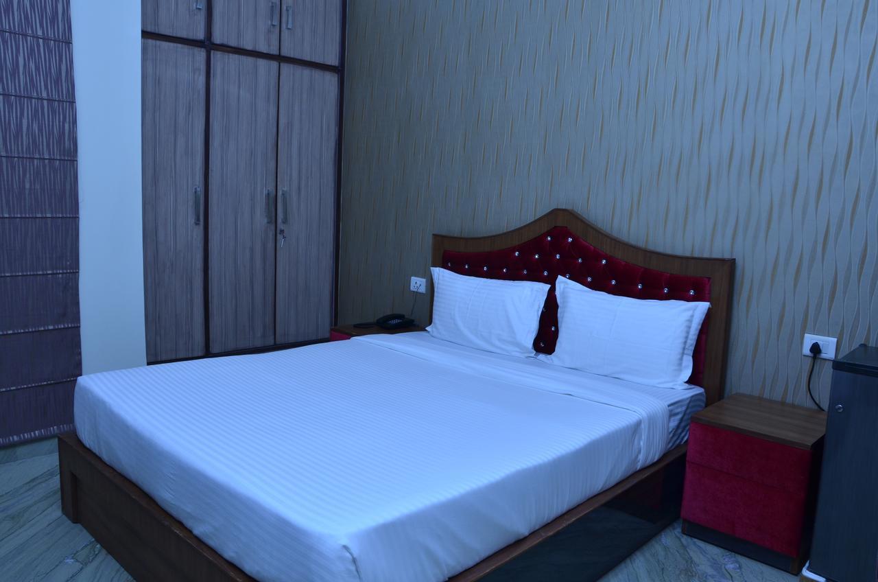 ניו דלהי Hotel Royal International מראה חיצוני תמונה