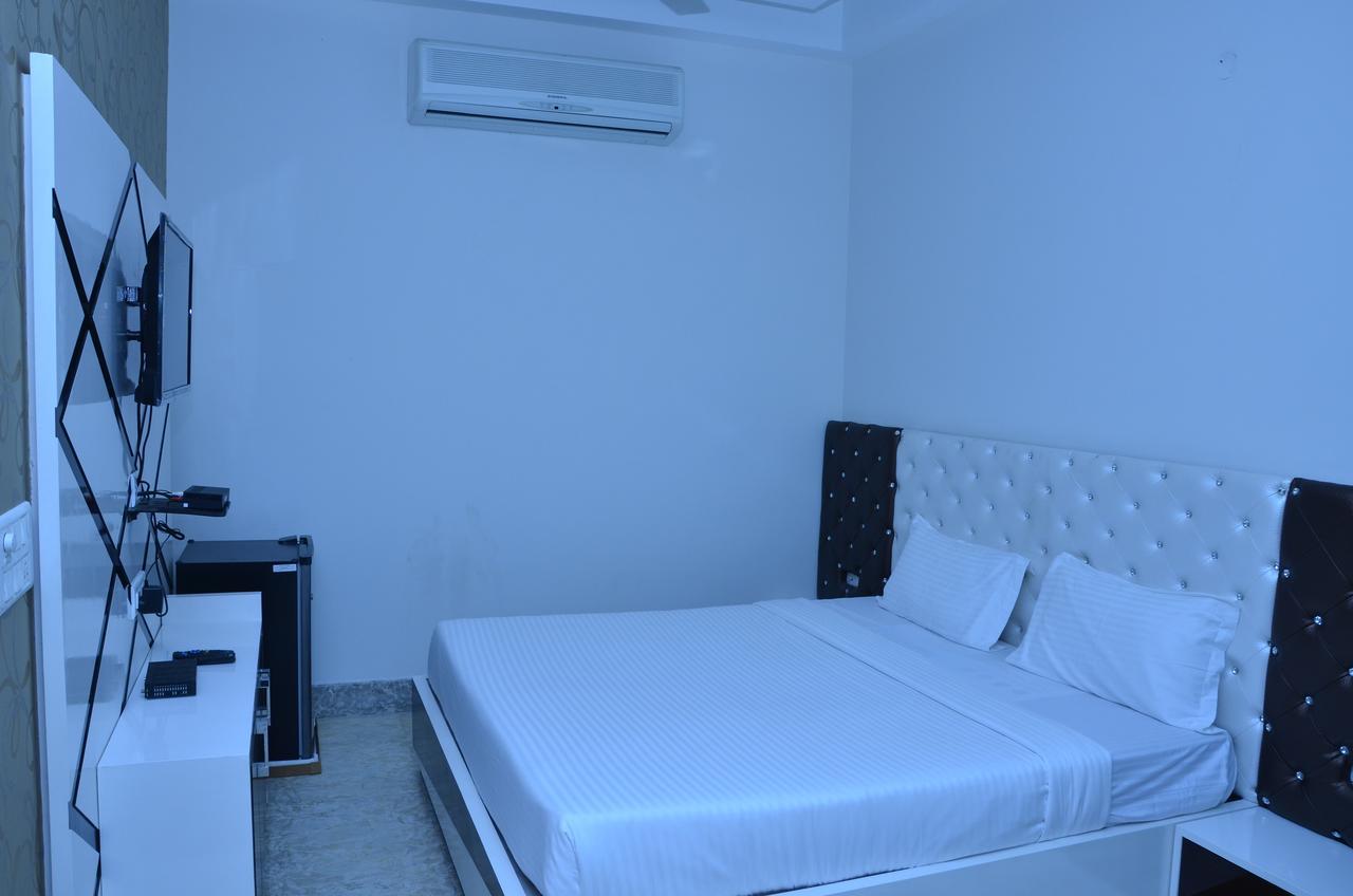 ניו דלהי Hotel Royal International מראה חיצוני תמונה