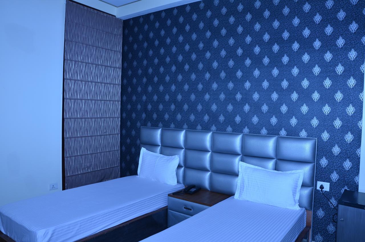 ניו דלהי Hotel Royal International מראה חיצוני תמונה