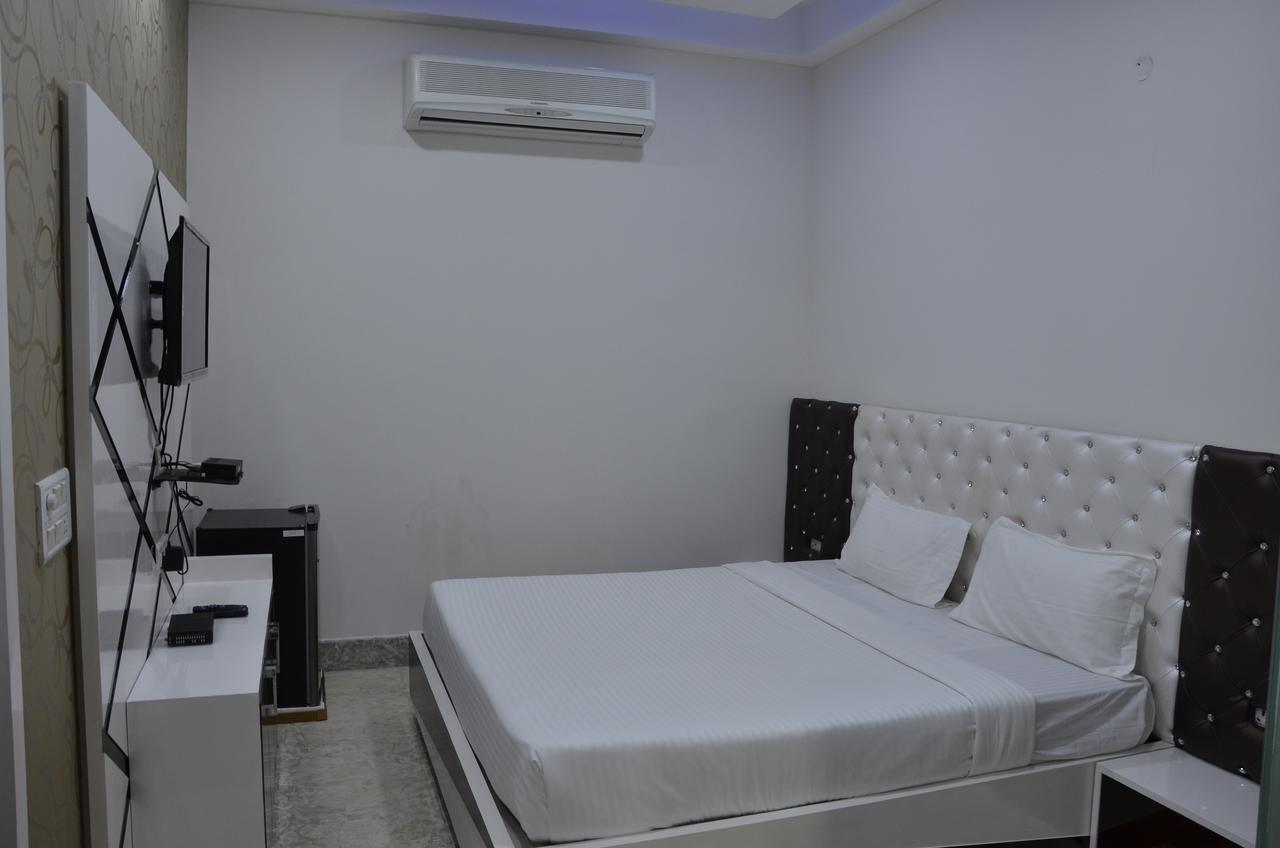 ניו דלהי Hotel Royal International מראה חיצוני תמונה